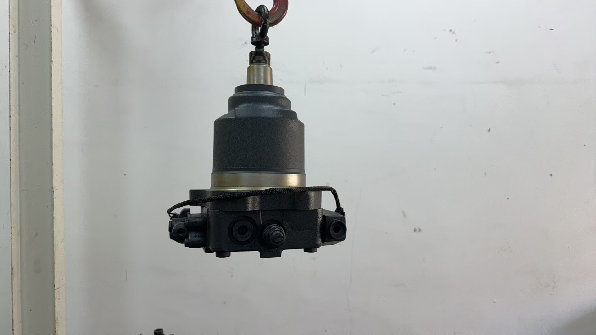 708-7W-00130 Komatsu hydraulic motor 