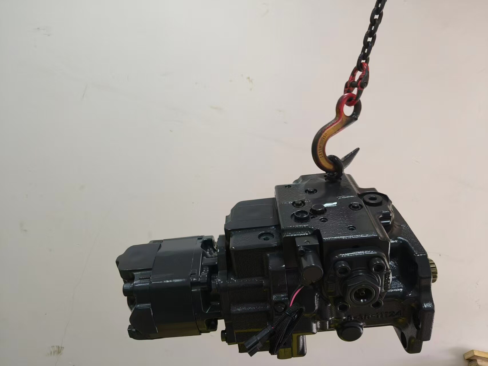 708-1L-00800  Komatsu hydraulic pump