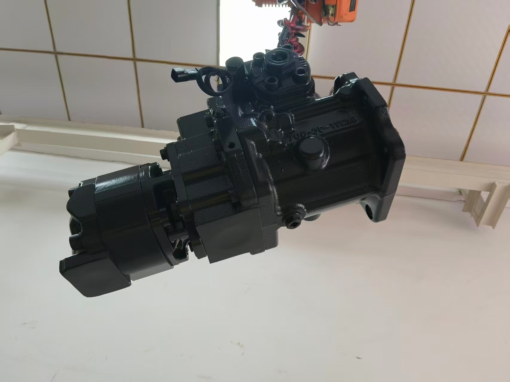 708-1L-00800  Komatsu hydraulic pump