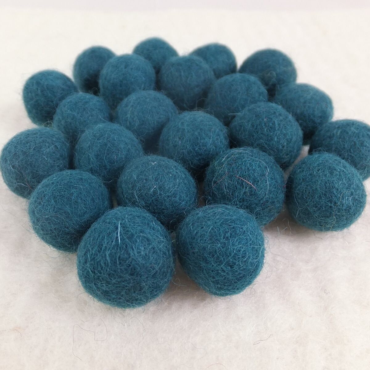 Ordinary felt ball blue