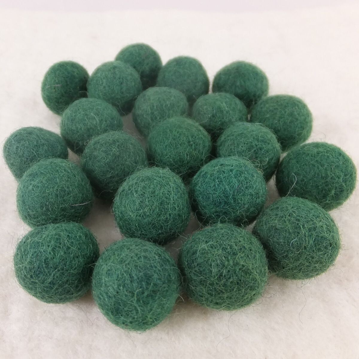 Ordinary felt ball green