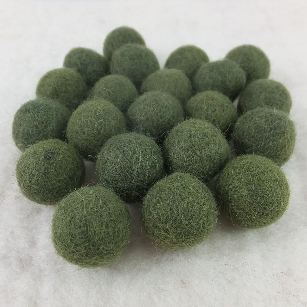 Ordinary felt ball green