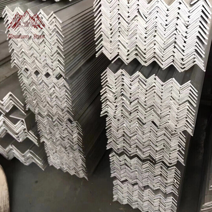 زاوية فولاذية