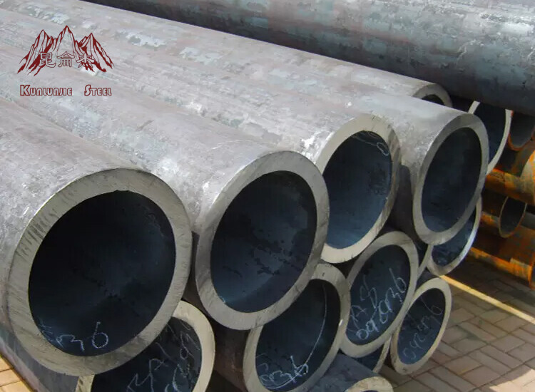 أنابيب الفولاذ الكربوني