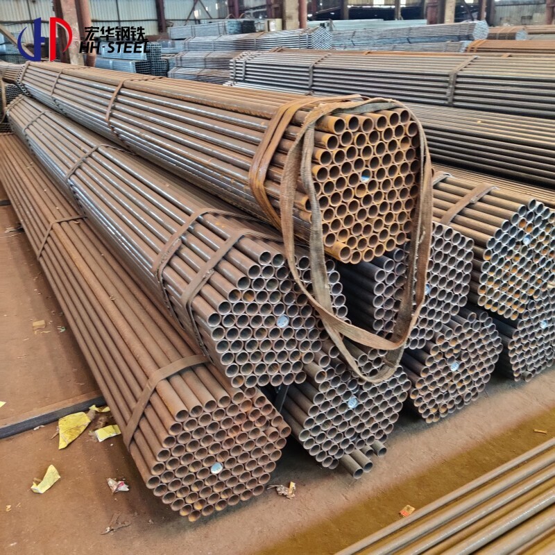 Low Price Seamless Tube Weld Pipe ASTM A106 A36 A53 A192 Q235 Q235B Carbon Steel Pipe in Factory for street light steel pipe