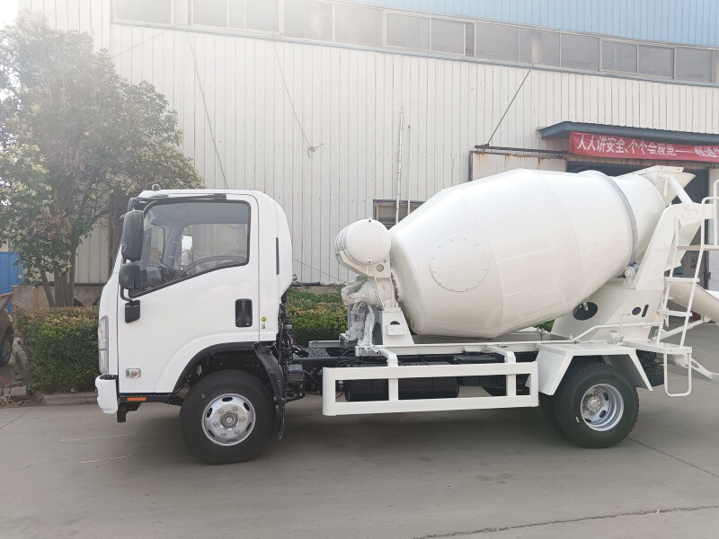 Isuzu concrete mixer truck