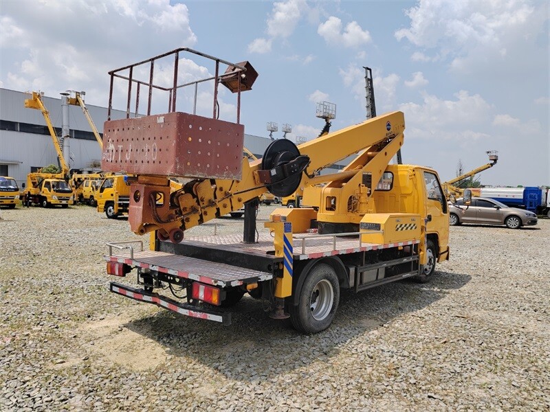 Runli 24m Aerial Work Platform Vehicle