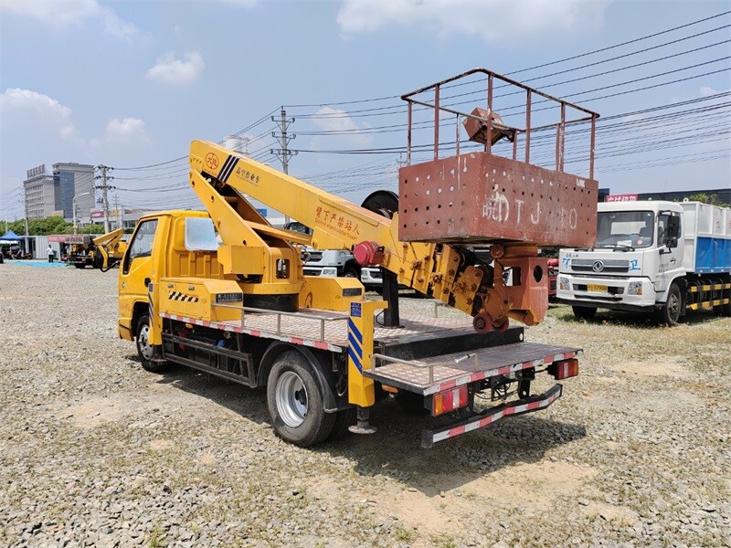 Runli 24m Aerial Work Platform Vehicle