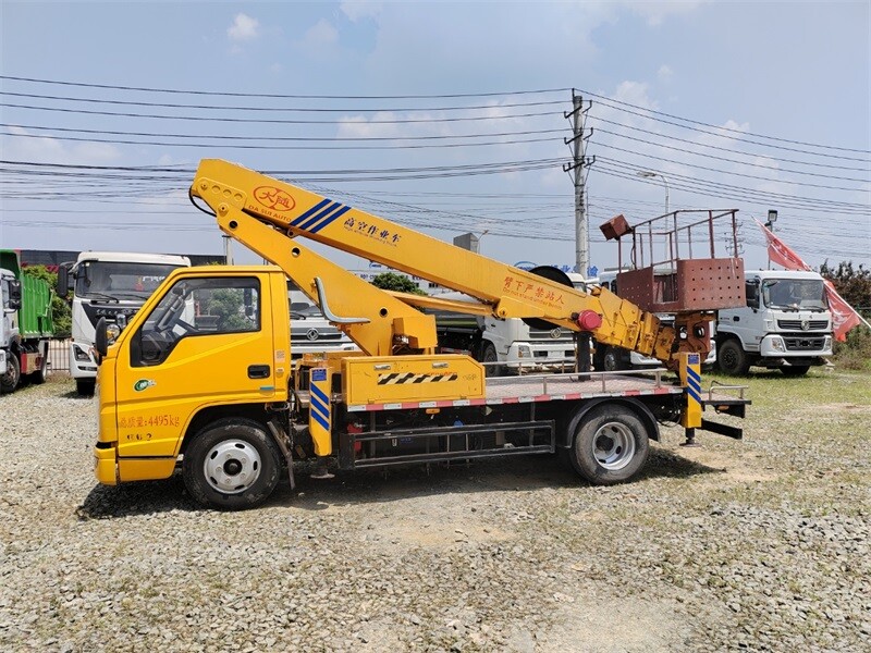 Runli 24m Aerial Work Platform Vehicle