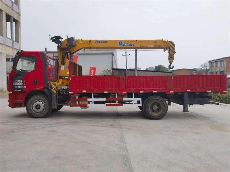 XCMG 8 ton Truck Crane