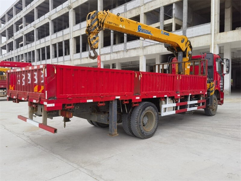 XCMG 8 ton Truck Crane