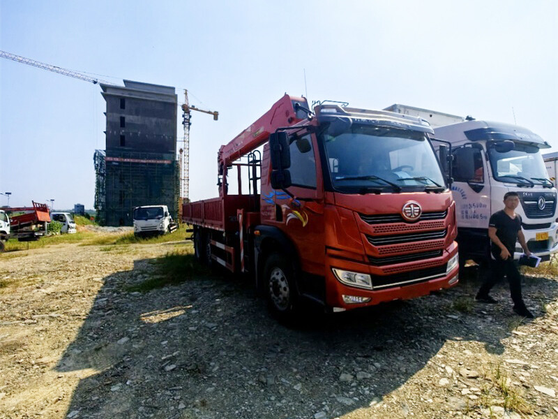 Weilong 12 tons Truck Crane