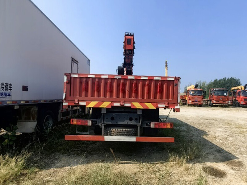 Weilong 12 tons Truck Crane