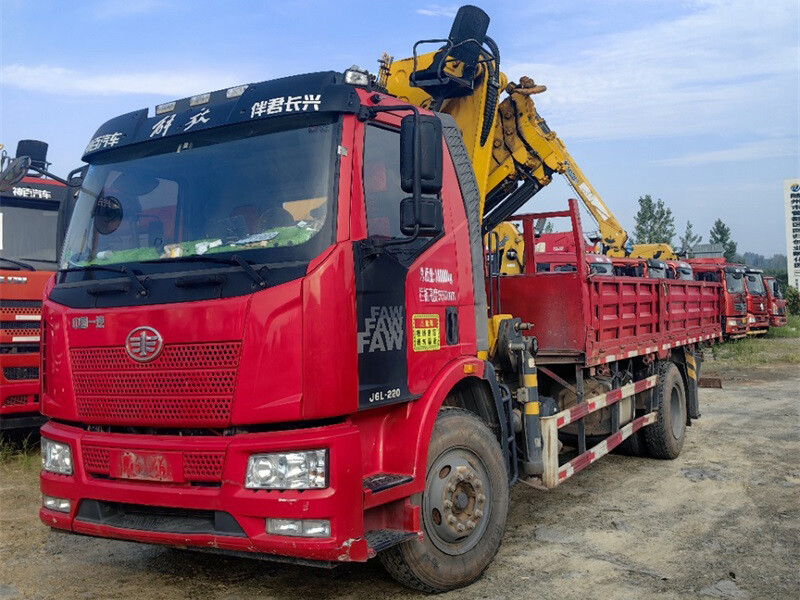 XCMG 8 ton Truck Crane