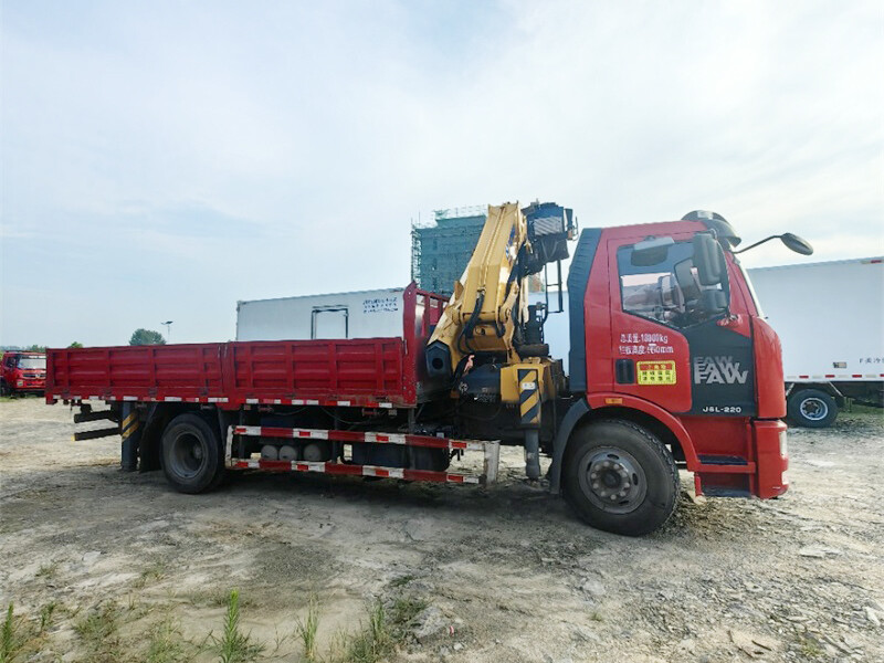 XCMG 8 ton Truck Crane