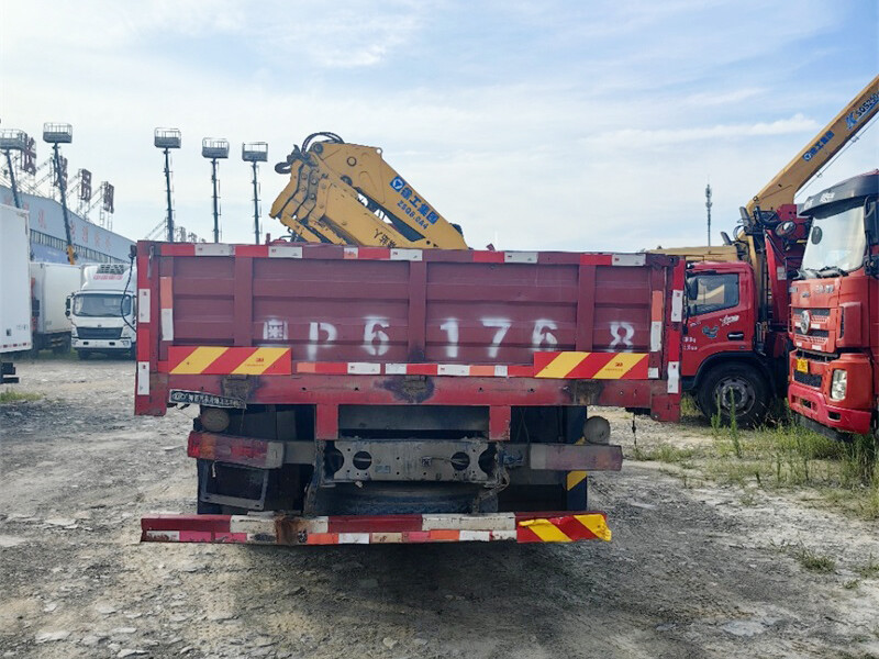 XCMG 8 ton Truck Crane