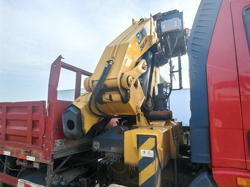XCMG 8 ton Truck Crane