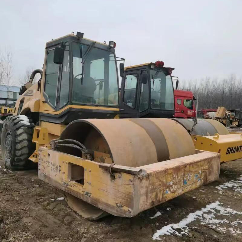 Shantui SR22M-C6 single-drum roller