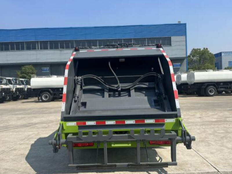 Garbage Truck 6.5CBM