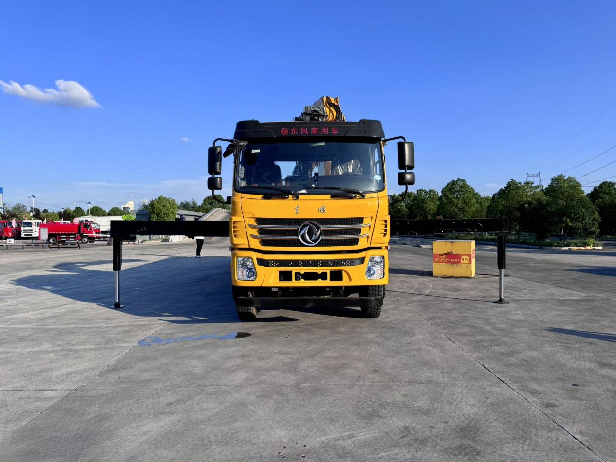 14TON Truck Crane: Safety Tips for Operators 14TON Truck Crane: Safety Tips for Operators