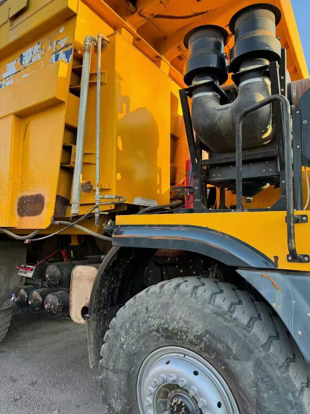 Mining Dump Truck-885D