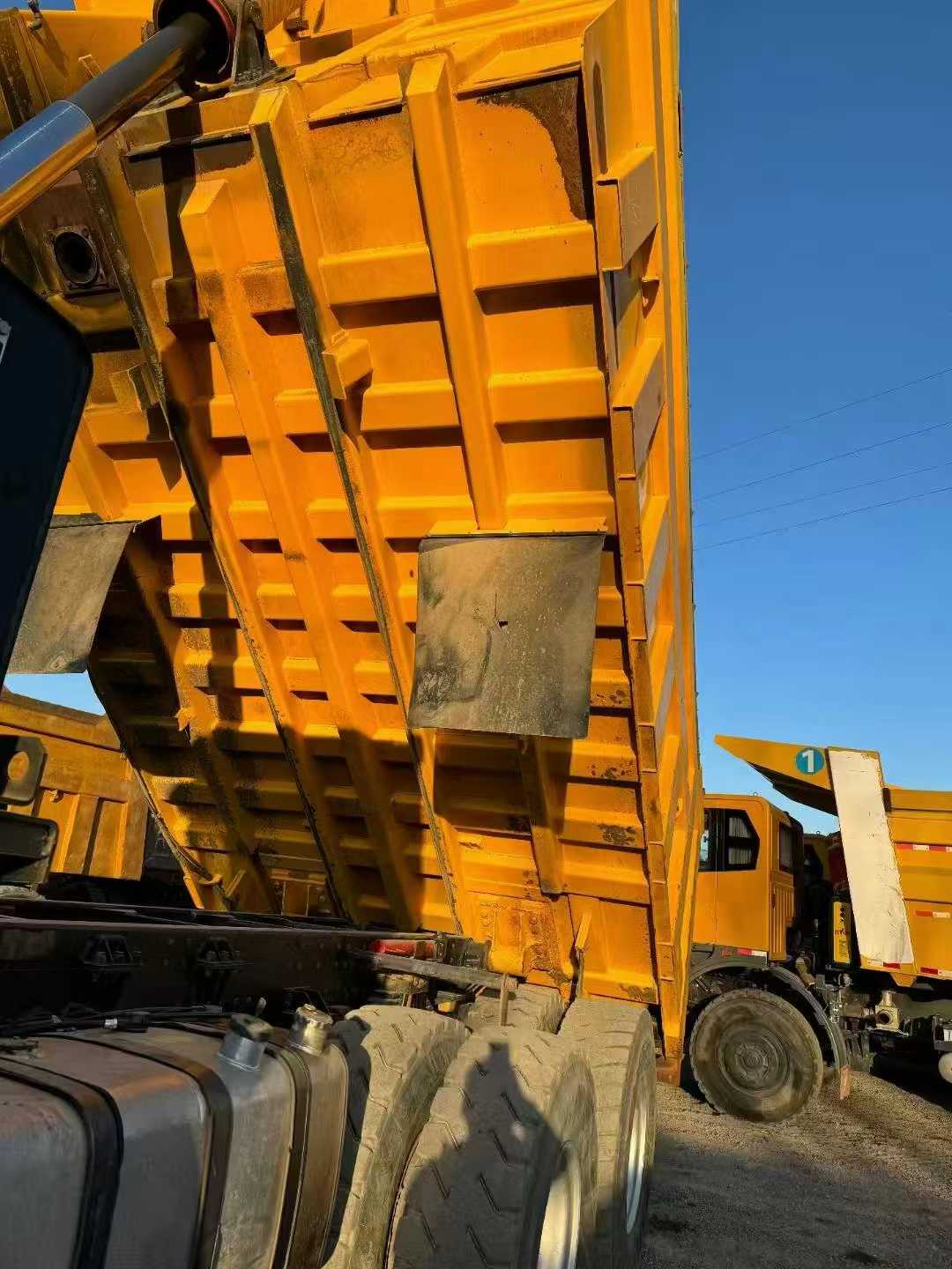 Mining Dump Truck-885D