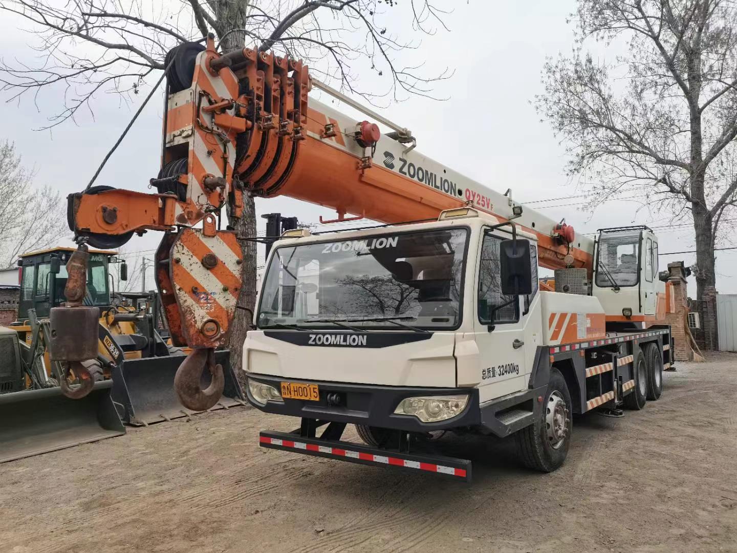 25TON Zoomlion Truck Crane