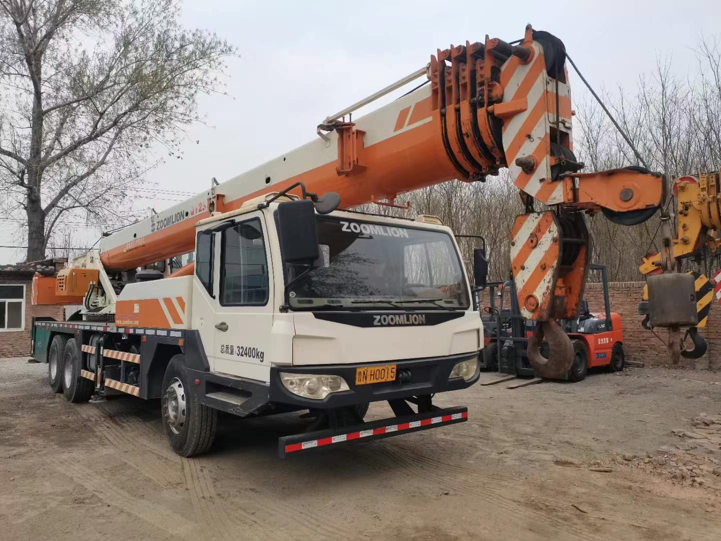 25TON Zoomlion Truck Crane