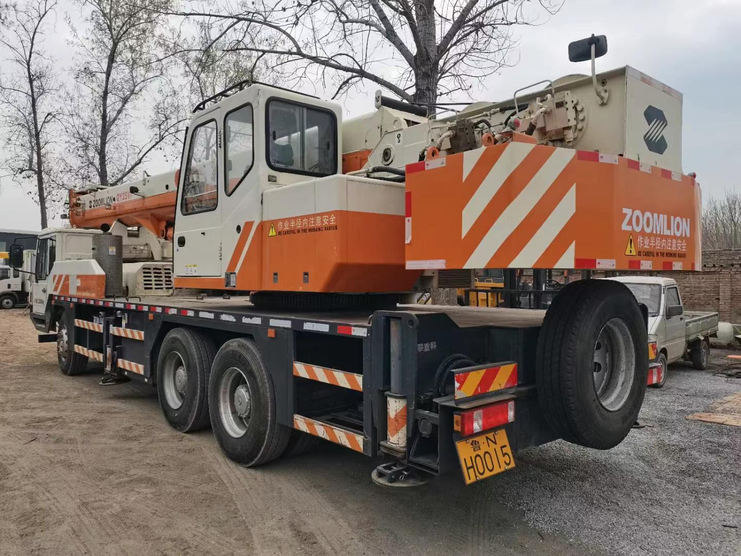 25TON Zoomlion Truck Crane