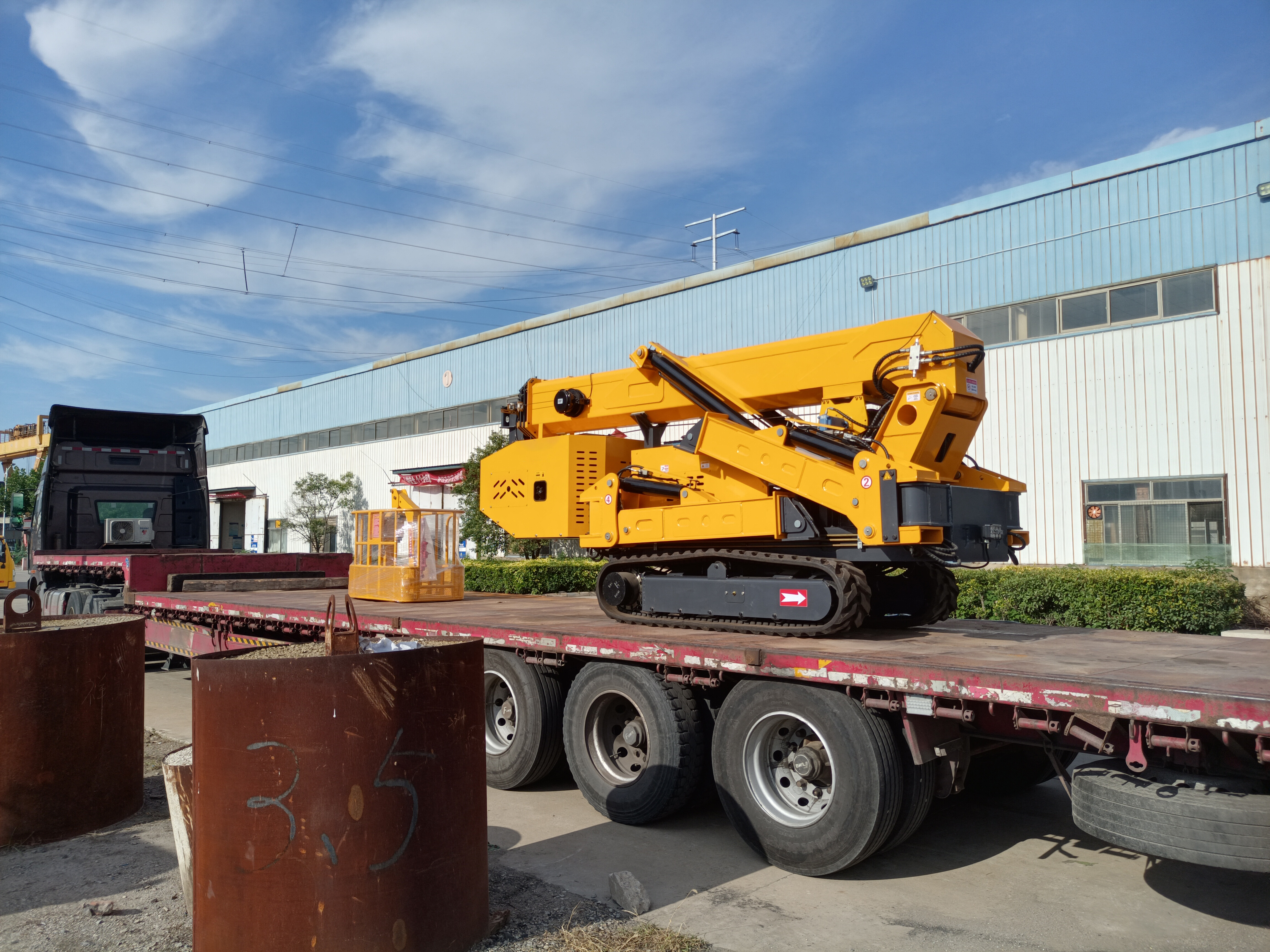 Spider cranes exported to Russia Spider cranes exported to Russia