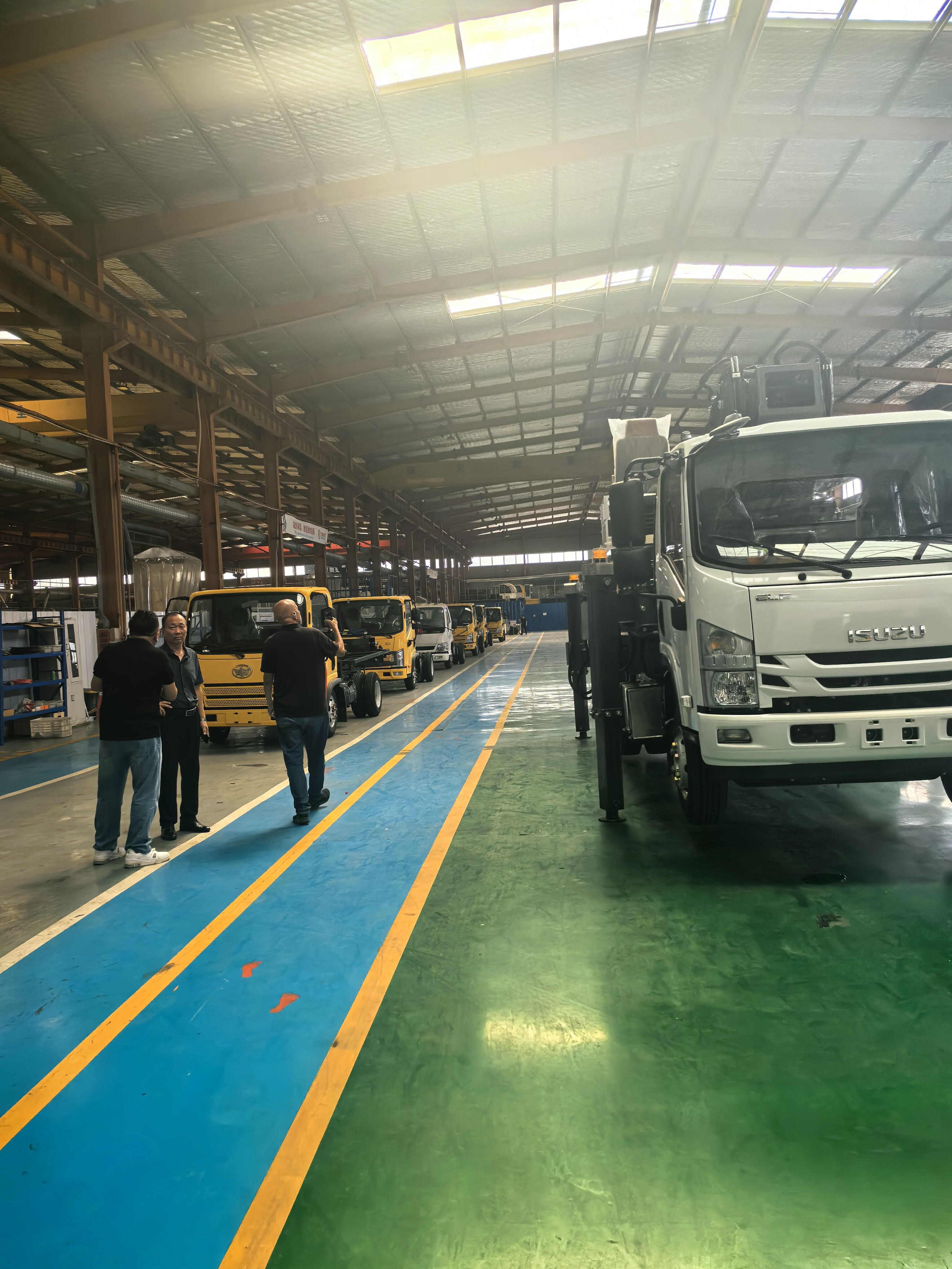 Egyptian customers inspect aerial work vehicles Egyptian customers inspect aerial work vehicles
