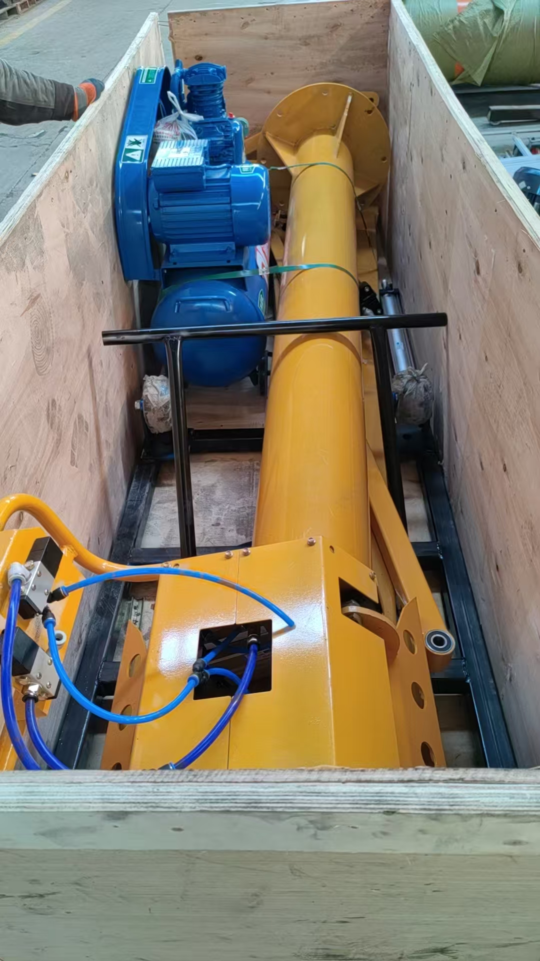 Pneumatic Lifting Containers for Bulgaria