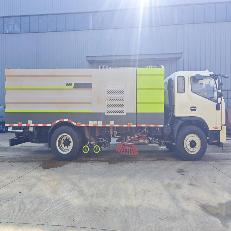 JAC Road sweeper