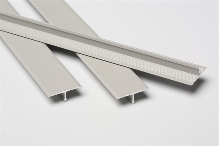 Edge closing of floor buckle