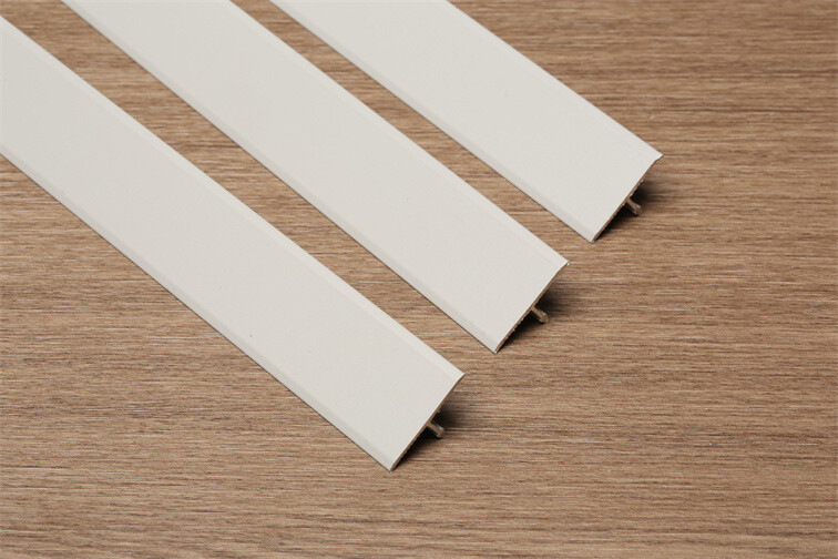 Edge closing of floor buckle