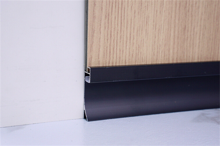 Wall panel embedded with lamp belt skirting line