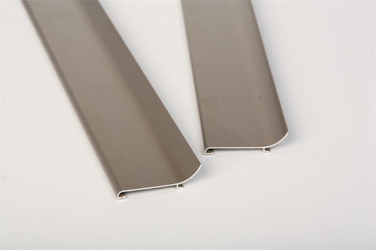 06 thick online celebrity hook A skirting line