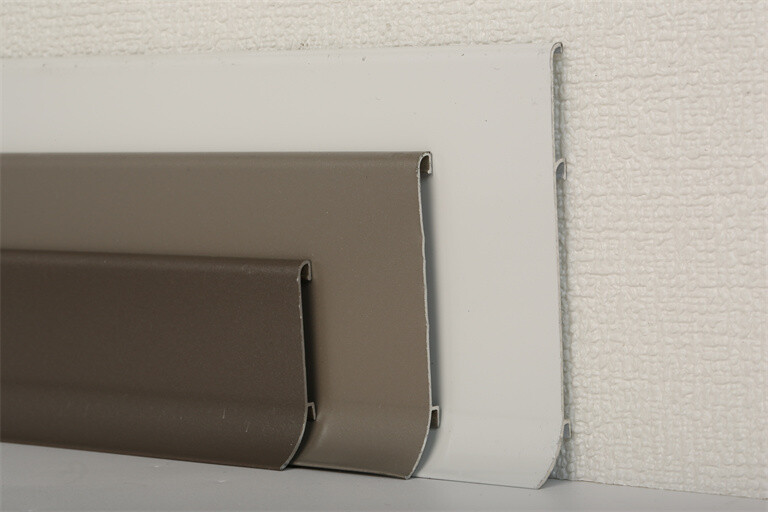 10 thick online celebrity hook a skirting line