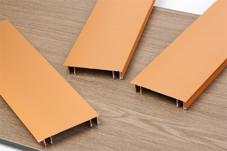 06 thick wallboard is embedded with baseboard.