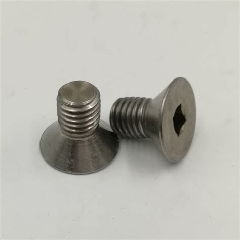 Flache Schlitz-Maschinenschrauben aus Titan