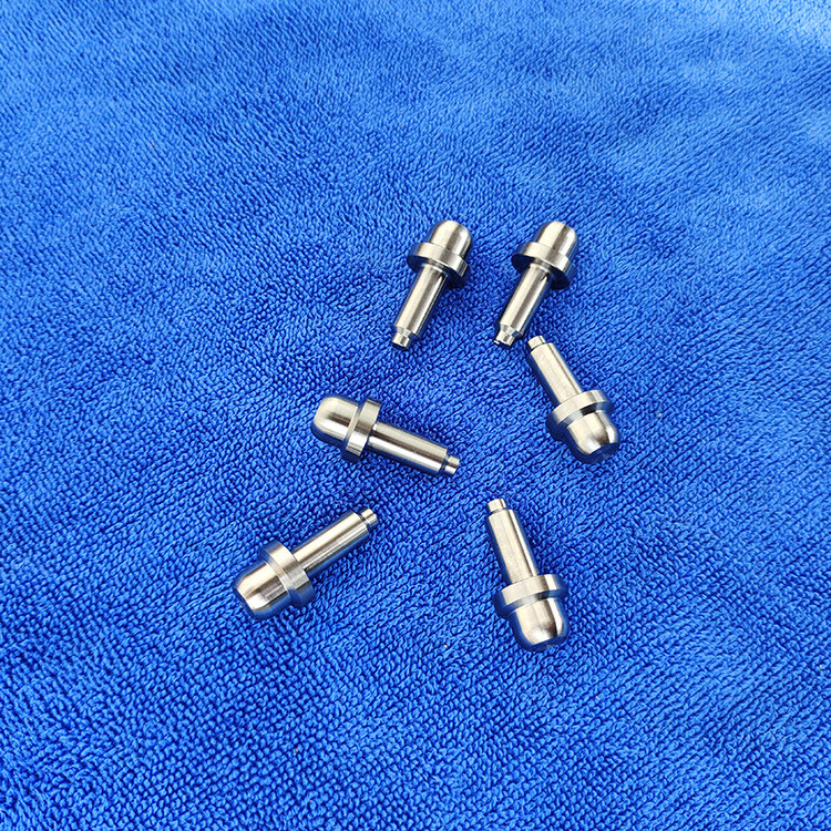 Titangegenstände mit unregelmäßigen Formen