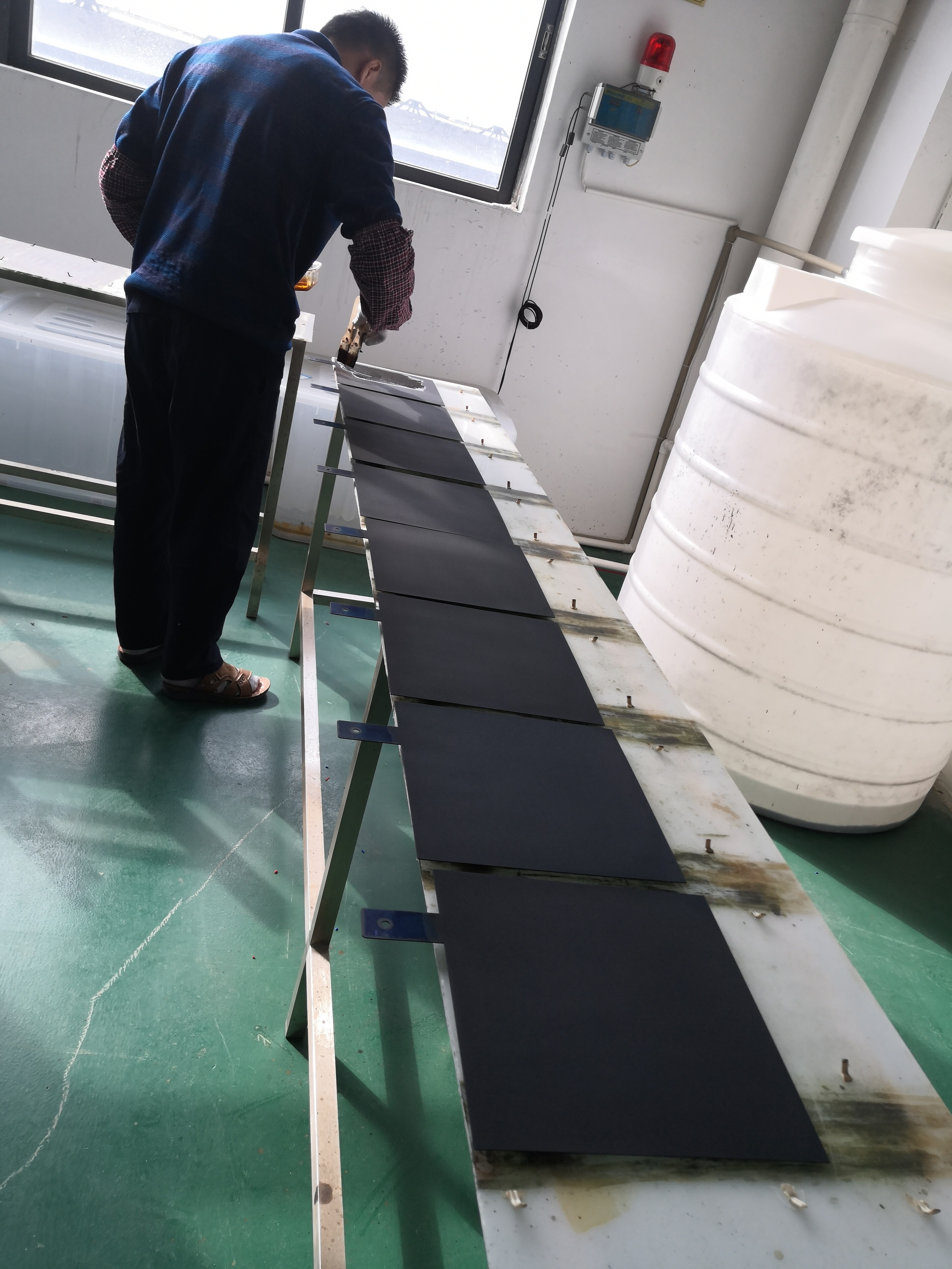 Elektrolytische Zelle mit hypochloriger Säure