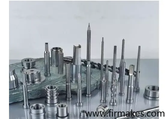 Technologie de traitement des matériaux composites métalliques laminés en titane et en alliage de titane