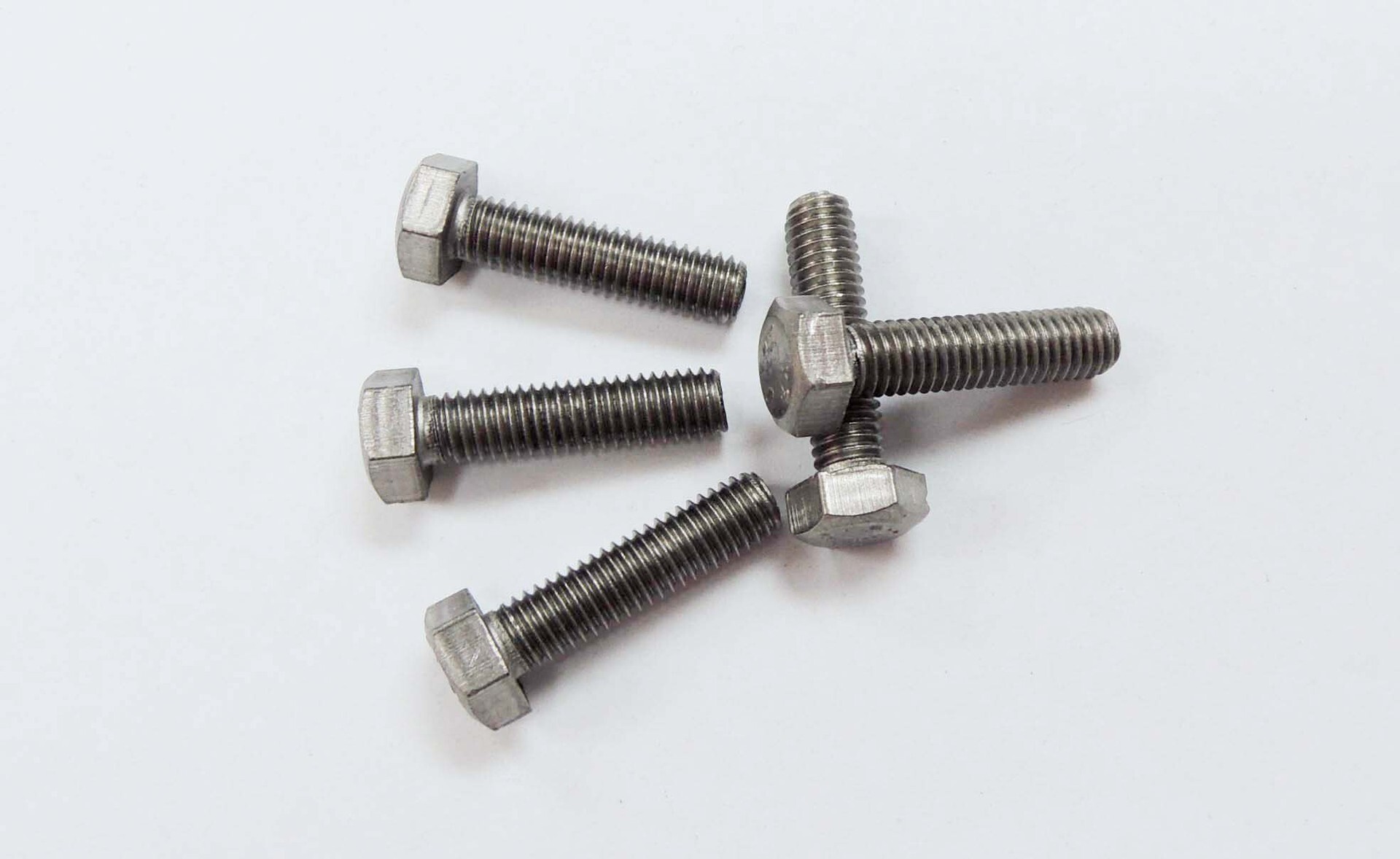 Bullone a testa esagonale in titanio