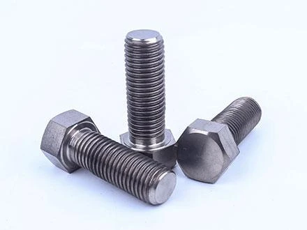 Tornillo de cabeza hexagonal de titanio