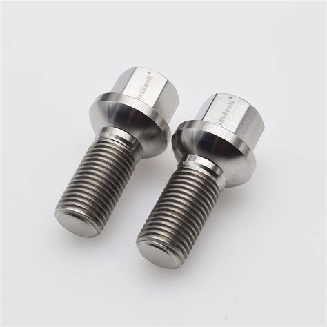 Tornillo de titanio para bujes de automóviles