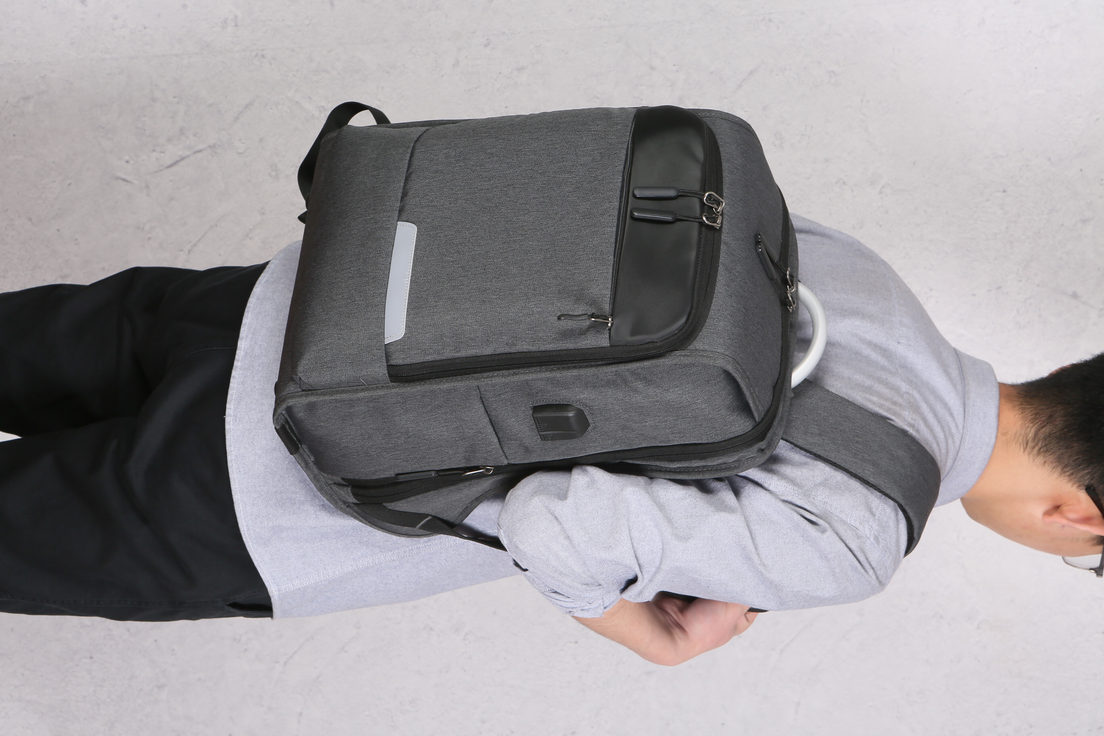 MZ BUSINESS BACKPACK2-FRONT 