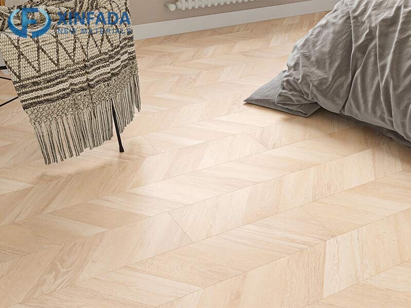 Professional Manufacturer Hardwood Flooring Oak Waterproof Quartz Parquet Click Herringbone 8mm 10mm 12mm Laminate Flooring for Indoor