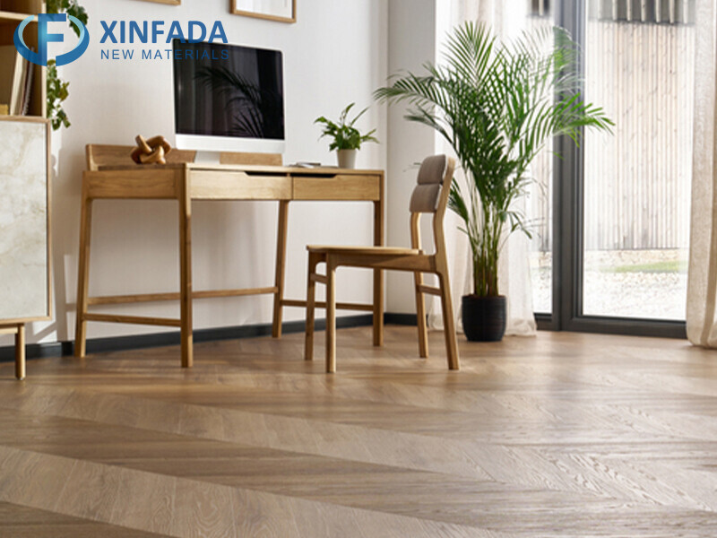 Chevron Scratch-Resistant Laminate Flooring