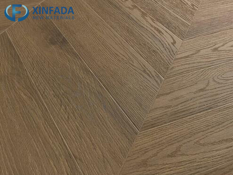 Chevron Scratch-Resistant Laminate Flooring